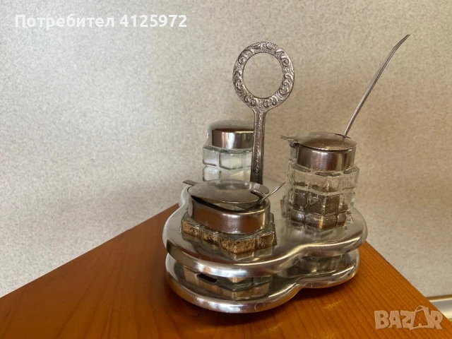 Винтидж сет за подправки, СССР, неръждаема стомана Комплект за сол, пипер, захар с 2 лъжички, снимка 4 - Прибори за хранене, готвене и сервиране - 50958079
