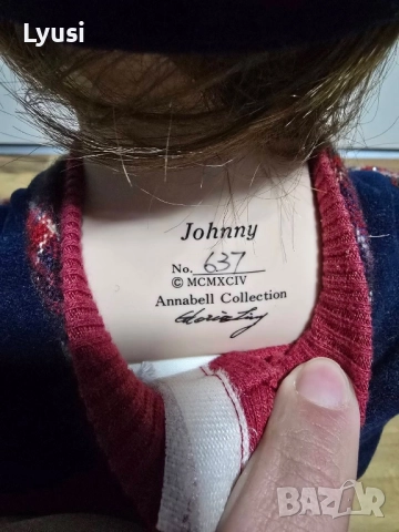 Колекционерска порцеланова кукла Annabell Collection – „Johnny“ (№637, 1994 г.), снимка 2 - Колекции - 52924122