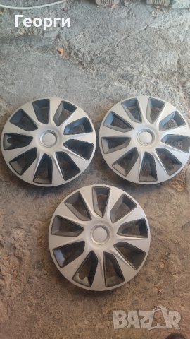 Универсални тасове 15 цола, запазени, може и на бройка.