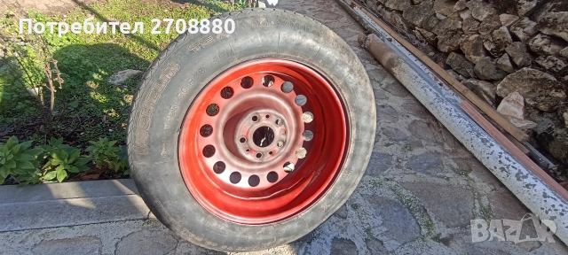 Резервна гума , снимка 2 - Гуми и джанти - 52943930