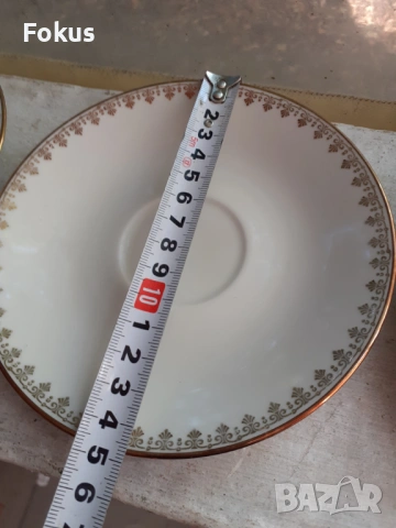 Лот порцелан 6 чинийки и 1 латиера позлата маркировка, снимка 6 - Антикварни и старинни предмети - 53416611