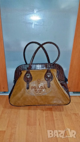 Prada голяма кожена