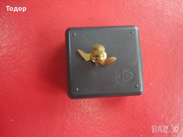 Страхотен позлатен бижутерски знак значка , снимка 3 - Колекции - 40627158