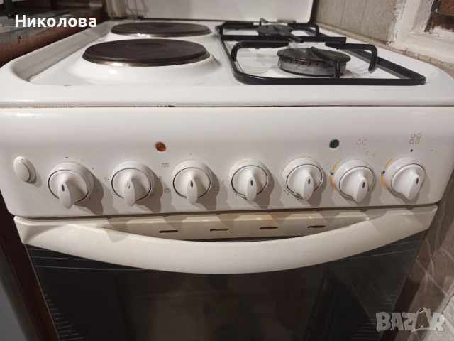 готварска печка indesit, снимка 2 - Печки, фурни - 53077919