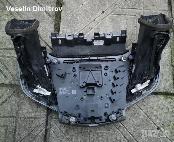 Лицев панел с бутони за Ford Fiesta след 2009, снимка 2 - Части - 52215156