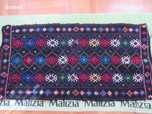  Ръчно изработена с вълнени конци възглавница от 30-те г.ХХ в, снимка 2 - Антикварни и старинни предмети - 32506135