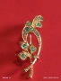 Винтидж брошка тип букет със златист цвят и зелени кристали ЦИРКОН 25847, снимка 1