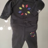 Оригинално спортно екипче за бебе на Adidas, снимка 1 - Комплекти за бебе - 43348764