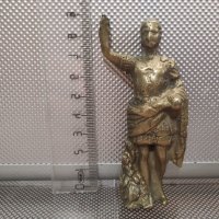 Бронз (месинг) фигура на римлянин плътна пластика 9,5см.-4,5см. 163гр., снимка 1 - Статуетки - 43440485