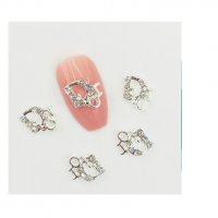 Dior сребрист с камъчета надпис бижу украса декорация за нокти маникюр, снимка 1 - Продукти за маникюр - 33399410