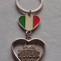Ключодържател сувенир от МИЛАНО Италия много красив стилен дизайн 42456, снимка 1 - Други - 43622557