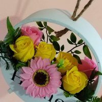 Дървени кашпи със сапунени цветя незабравим подарък за всеки повод🌺, снимка 4 - Подаръци за жени - 40295371