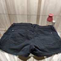 Дамски къс черен панталон - Terranova, снимка 2 - Къси панталони и бермуди - 40324996