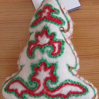 Автентична текстилна коледна играчка от филц с казахски национални мотиви, снимка 1 - Декорация за дома - 27023956