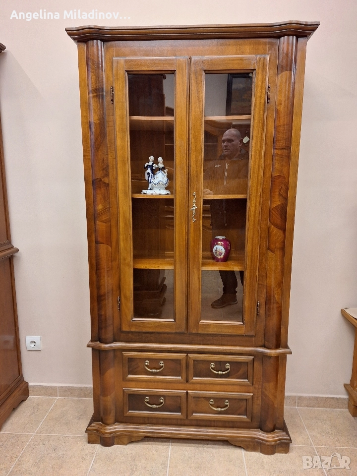 Луксозна витрина череша масив , снимка 1