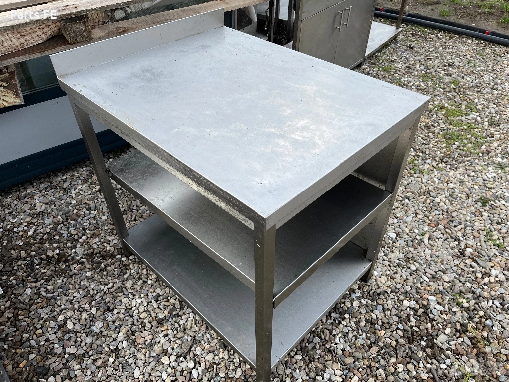 Професионална работна маса с два рафта неутрално оборудване, снимка 1