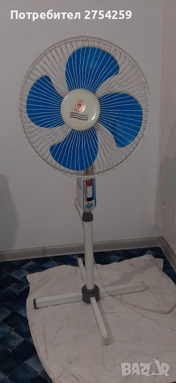 Стаен електрически вентилатор CROWN на стойка , снимка 1