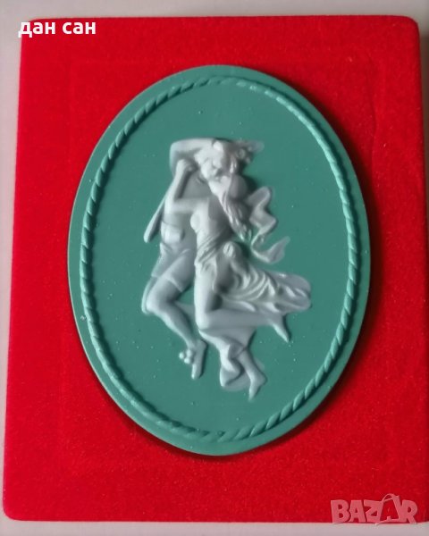  Целувката Франция релеф с опаковката керамичен печат на марката, снимка 1