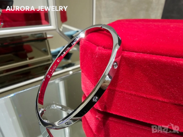 CARTIER Love White Gold 10 Diamonds Small Model Гривна с Отверка, снимка 3 - Гривни - 52821308