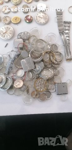 ретро стари позлатени часовници-машини