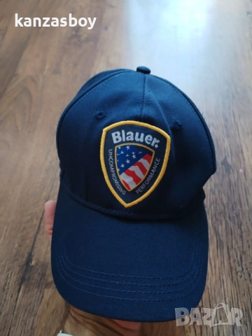 blauer usa - страхотна шапка КАТО НОВА