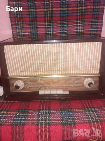 Старо бакелитено радио Emud / Favorit 62