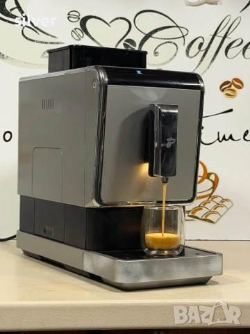 Кафемашина кафе автомат TCHİBO с гаранция, снимка 3 - Кафемашини - 52393563