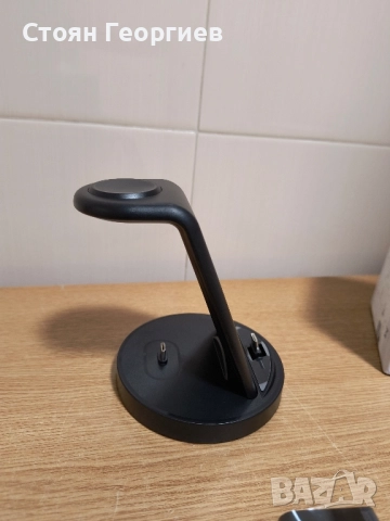 Чисто нова зарядна станция 3в1, снимка 2 - Друга електроника - 52497745