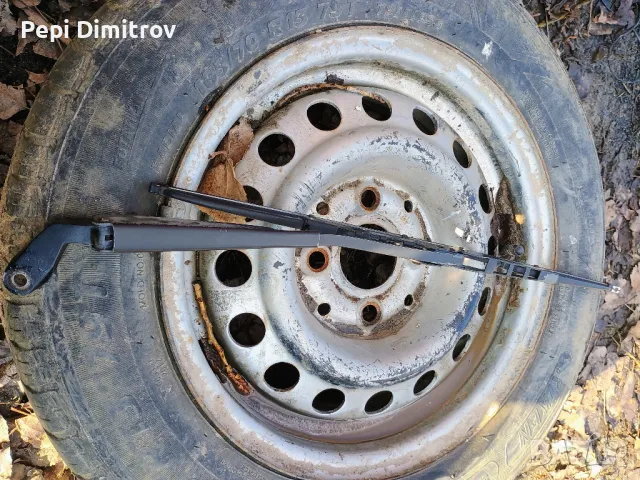 Рамо задна чистачка за Volkswagen Golf 3, снимка 2 - Части - 49289380