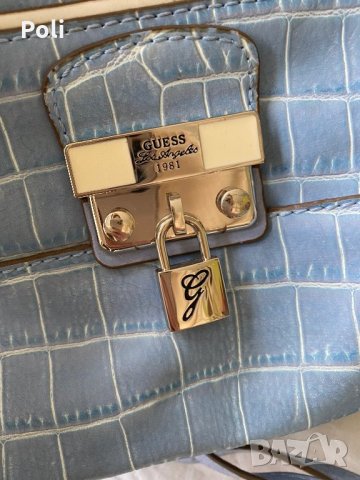 Оригинална чанта Guess в бебешко синьо, снимка 8 - Чанти - 28337657