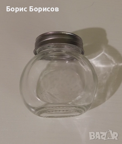 Стъклени бурканчета и шишенца