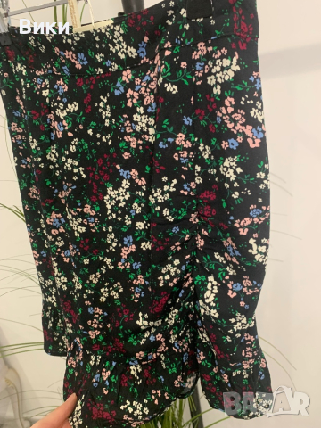 Пола в размер S нова с етикет, снимка 2 - Поли - 44867198