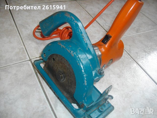 Ръчен Циркуляр-Бормашина-300 Вата-Английски-Блек Декер-Оригинал-Отличен-Старо Качество-Black Decker, снимка 2 - Други инструменти - 33087064