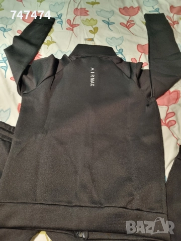 Нов спортен екип NIKE, M, снимка 3 - Спортни дрехи, екипи - 52319347