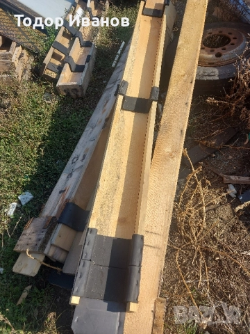 Дървен материал с дебелина от 4,2см и 3см.