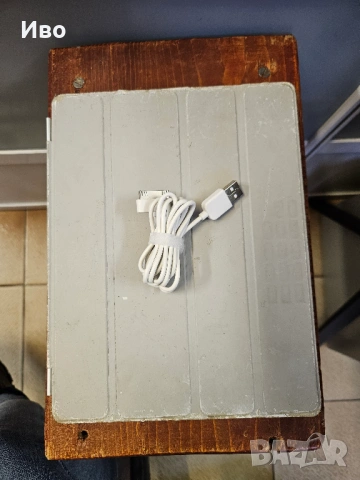 9,7" таблет Apple iPad 2 16GB, Wi-Fi, 9.7in - White (MC979LL/A) В отлично техническо и визуално съст, снимка 7 - Таблети - 53559214