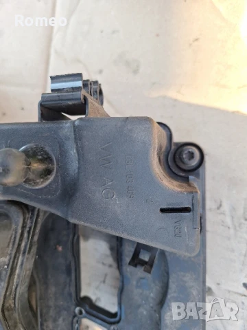 капак на клапаните 2.0tdi 03l103469, снимка 2 - Части - 50503455