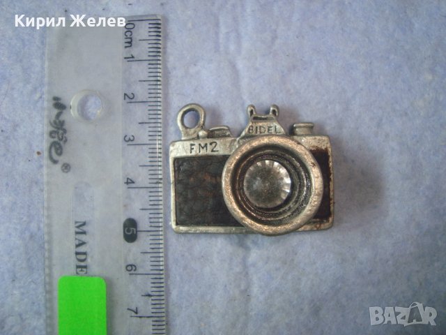 ПОСРЕБРЕН ЛАКИРАН ВИНТИДЖ ПЕНДАНТ - РЕТРО ФОТОАПАРАТ ФИГУРАЛЕН АРТ МЕДАЛЬОН с КОЖА и КРИСТАЛ 35108, снимка 4 - Колиета, медальони, синджири - 37745188
