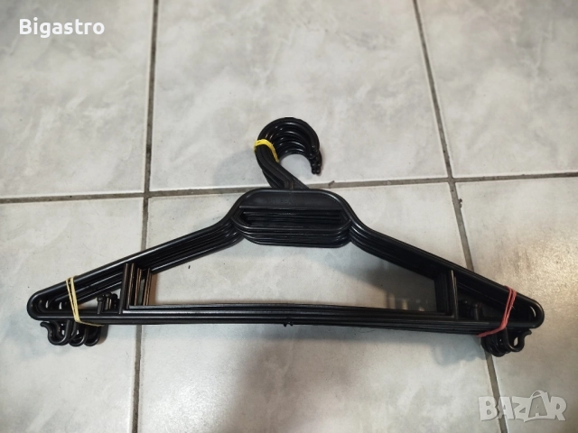 Чисто нови закачалки за дрехи цената е за 10 броя, снимка 2 - Оборудване за магазин - 51928453