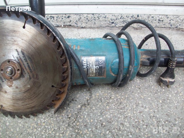 Продавам Ъглошлайф Makita GA9020 /2200 W, 230 мм./, снимка 2 - Други инструменти - 27914692