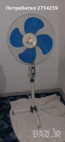 Стаен електрически вентилатор CROWN на стойка 