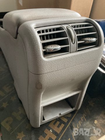 Барче / Подлакътник за Мерцедес Бенц Ц класа W203 СИВО, снимка 3 - Части - 44098396