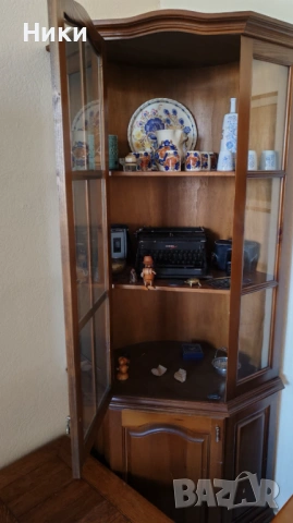 ПРОДАВАМ ОБЗАВЕЖДАНЕ