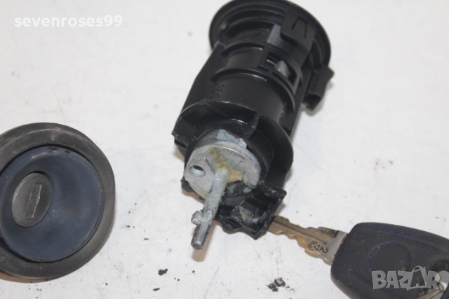 Контактен ключ + патрон заден капак Фиат Пунто 2 2001 1.2i 60 Fiat Punto 2  2/3врати, снимка 5 - Части - 53503730