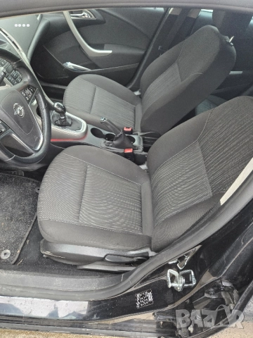 Opel Astra 2012, снимка 14 - Автомобили и джипове - 52328813