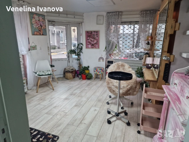  Ъглов обзаведен фризьорски саон в аристократичния център на Софиа - "Оборище" , снимка 4 - Магазини - 53289310