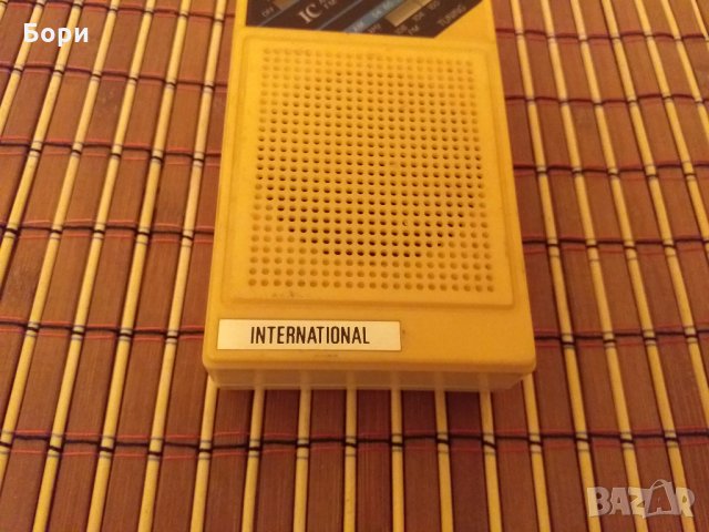 Старо радио INTERNATIONAL FM/AM, снимка 2 - Радиокасетофони, транзистори - 28038566