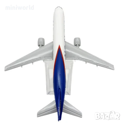 Новият Руски самолет MC-21-300 - мащаб 1:400 на Plane Diecast Aircraft моделът е нов в кутия, снимка 5 - Колекции - 50504898