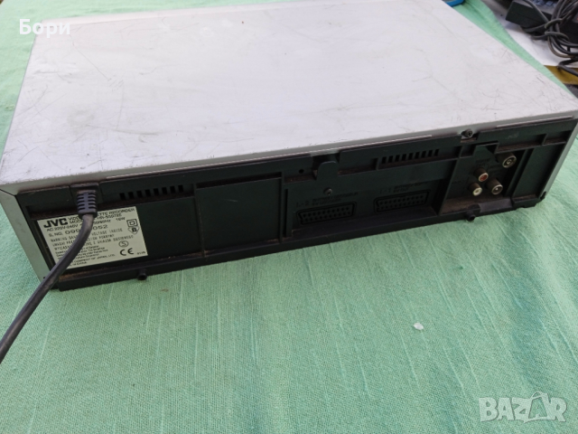 JVC Super VHS HI-FI  HR-S 5972, снимка 13 - Плейъри, домашно кино, прожектори - 36423871