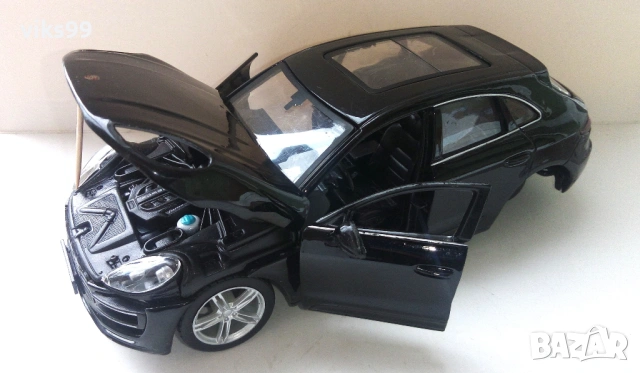 Метална количка Bburago Porsche Macan Мащаб 1:24, снимка 2 - Колекции - 53257821